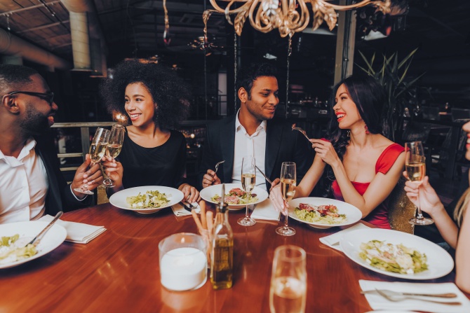 STYLECASTER | How To Host A Dinner Party